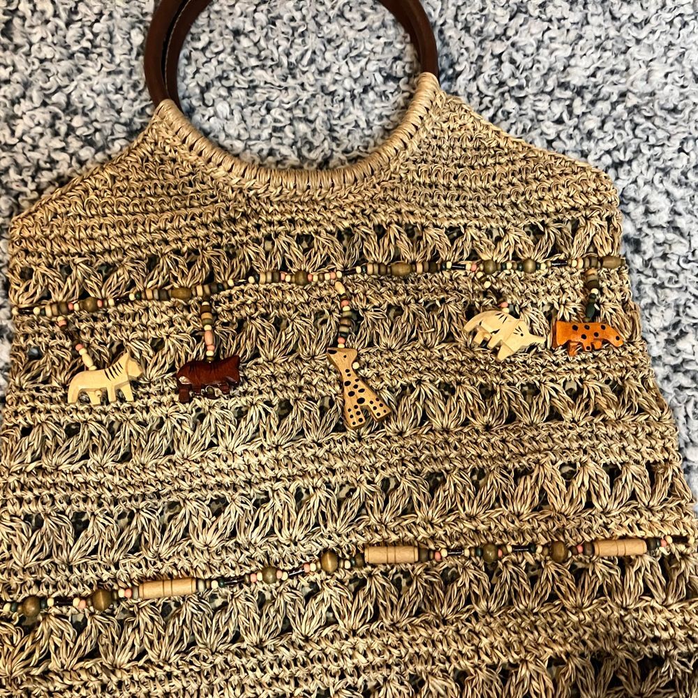 St. John Bay Woven Straw Wild Animal Purse with Beading‎ Details